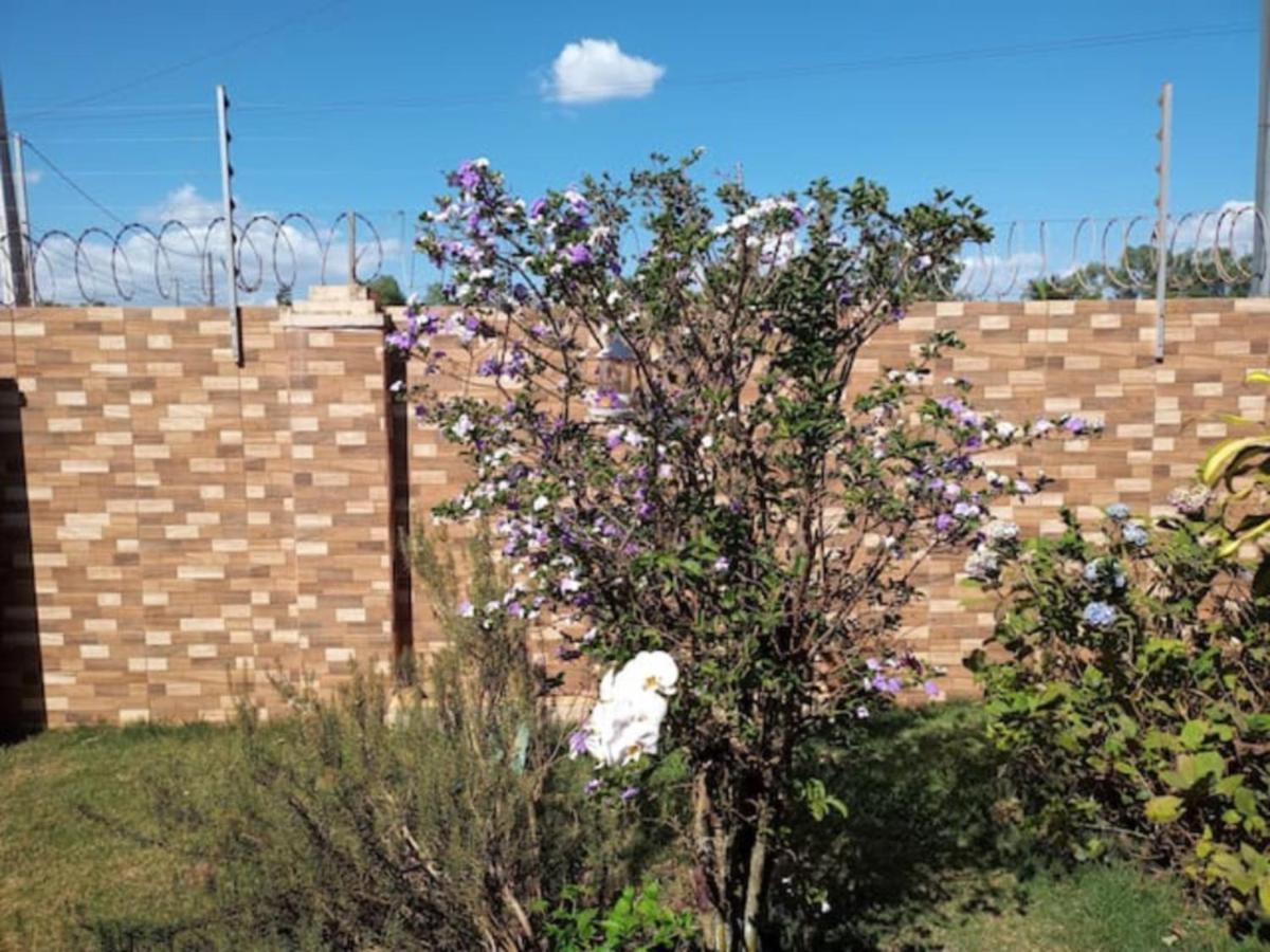 שאפאדה דוס גימאראייס Casa Com Spa De Hidro, Aquecedor E Cromoterapia A 1,0 Km Do Centro מראה חיצוני תמונה